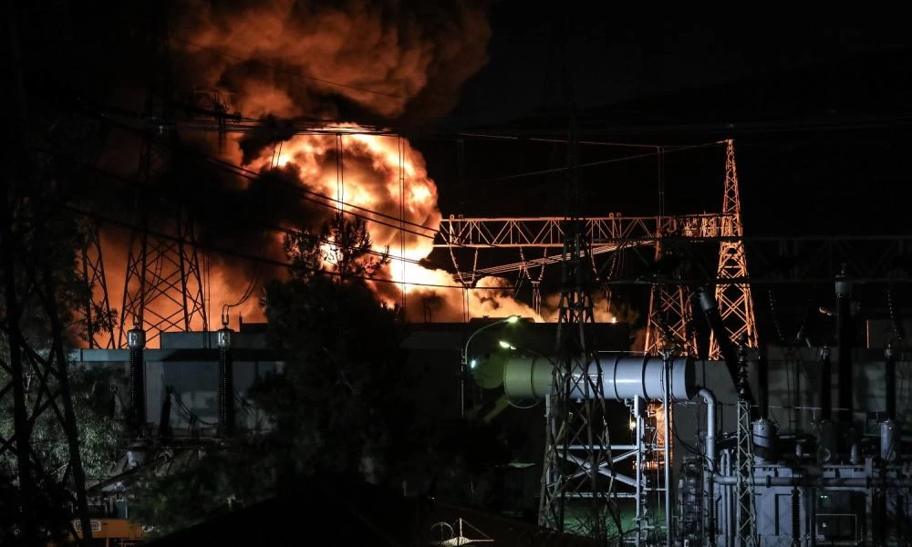 Μπλακ άουτ στην Αττική: ''Κατά πόσο η έκρηξη μπορεί να αποτελεί αποσταθεροποιητικό γεγονός;''